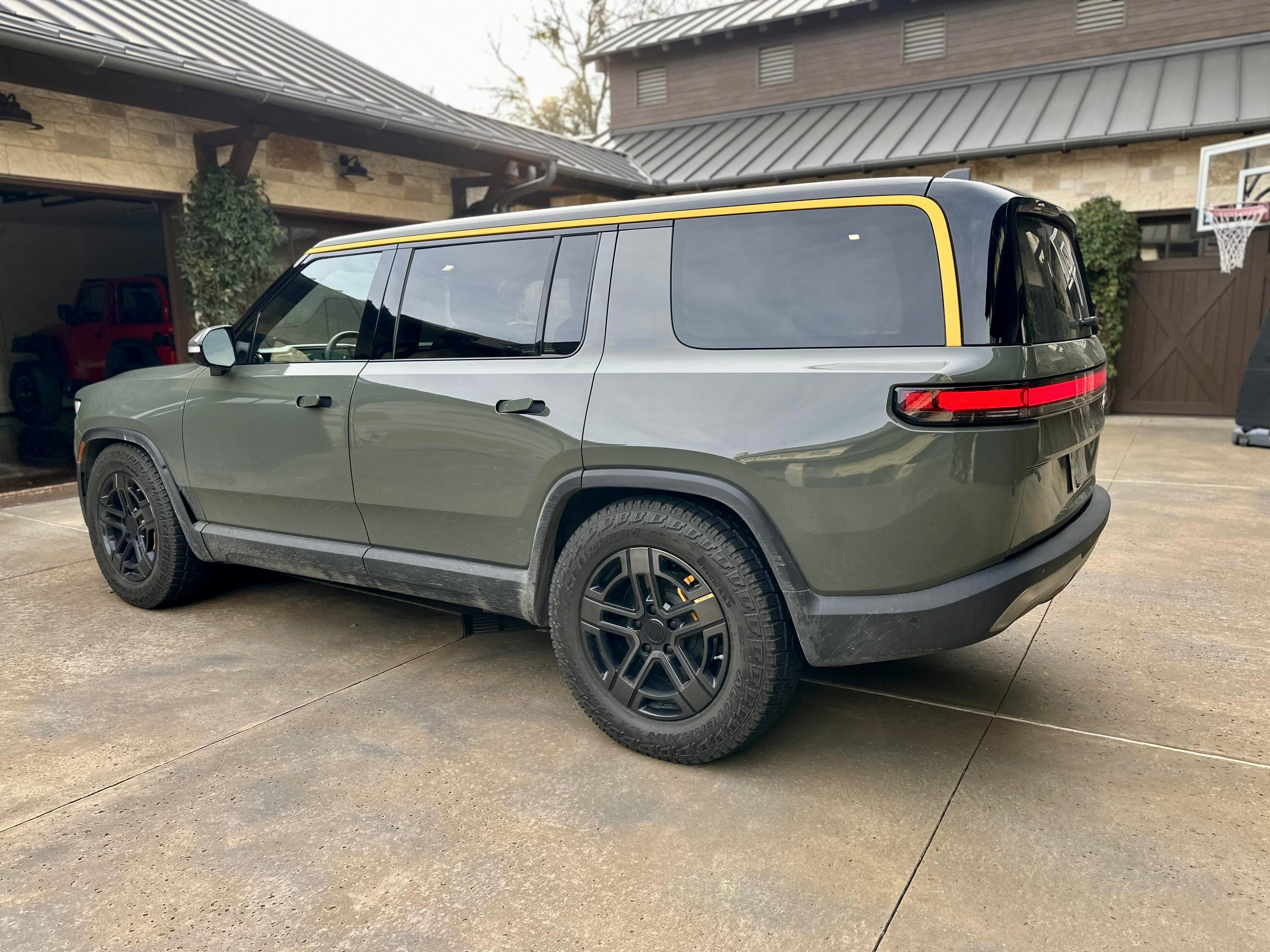 Chrome Delete for Rivian R1S