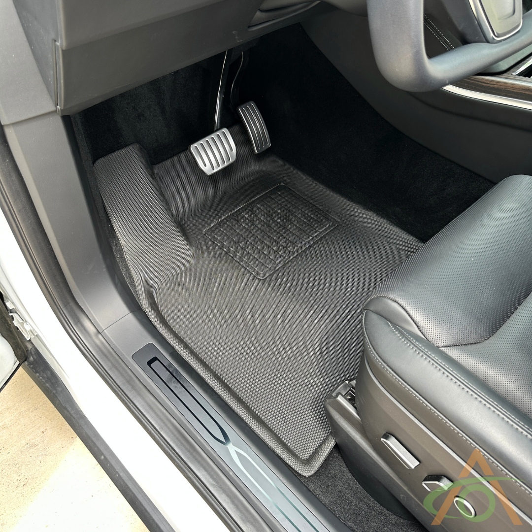 Driver's side floor mat for refreshed Model X