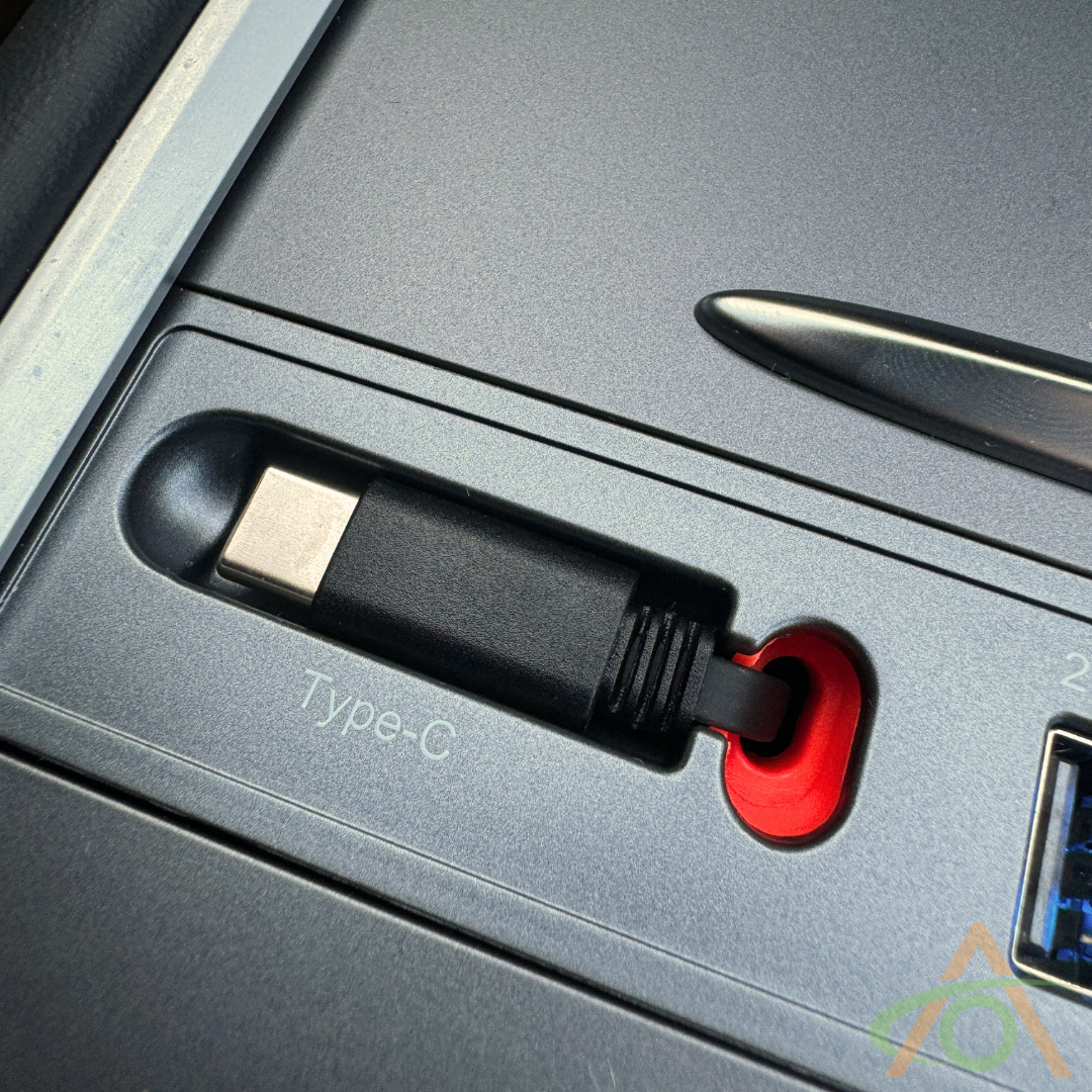 USB Hub with LED Light (USB-C + USB-A) Pre-Refresh Tesla Model 3