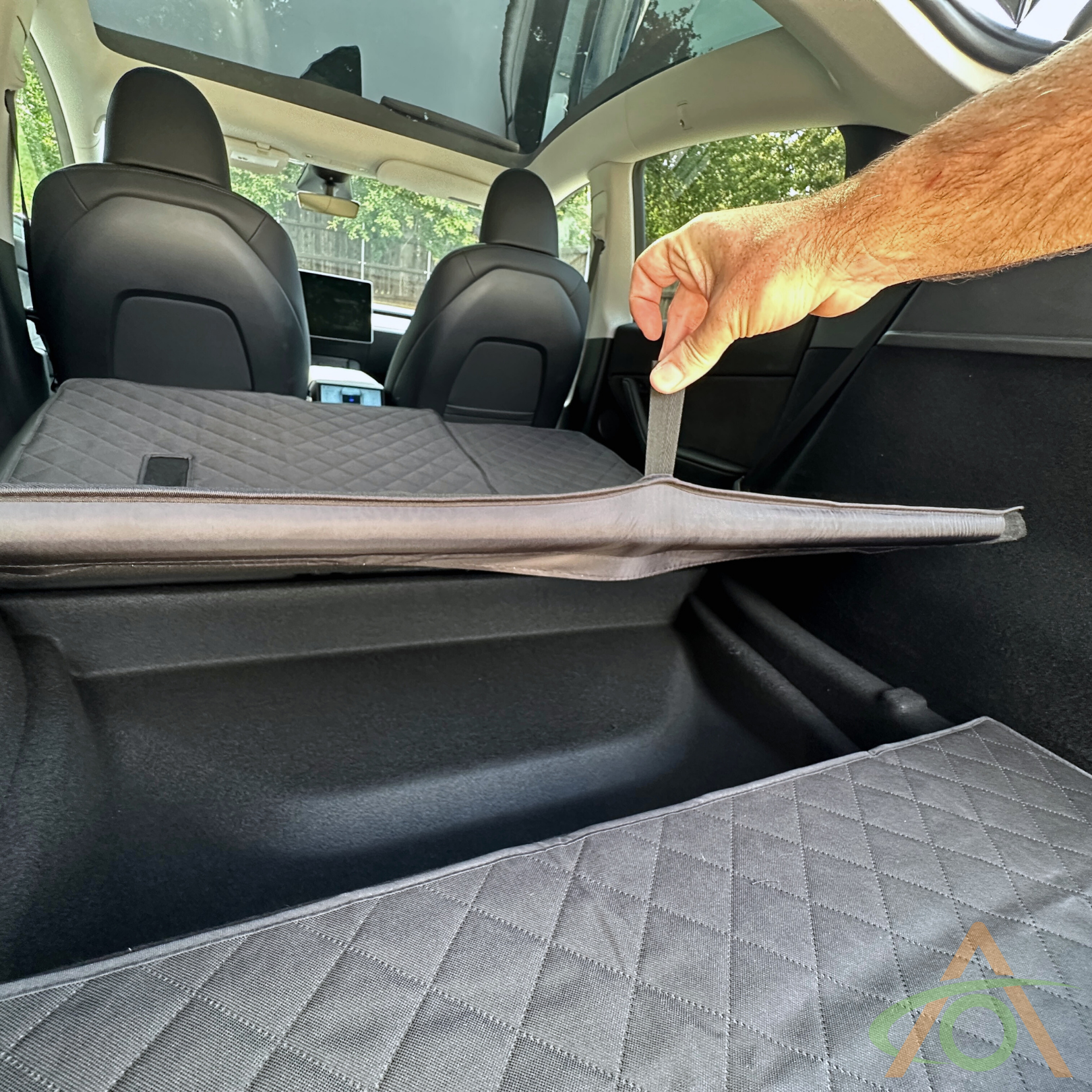 Premium Trunk Liners for Tesla Model Y - Integrated handle