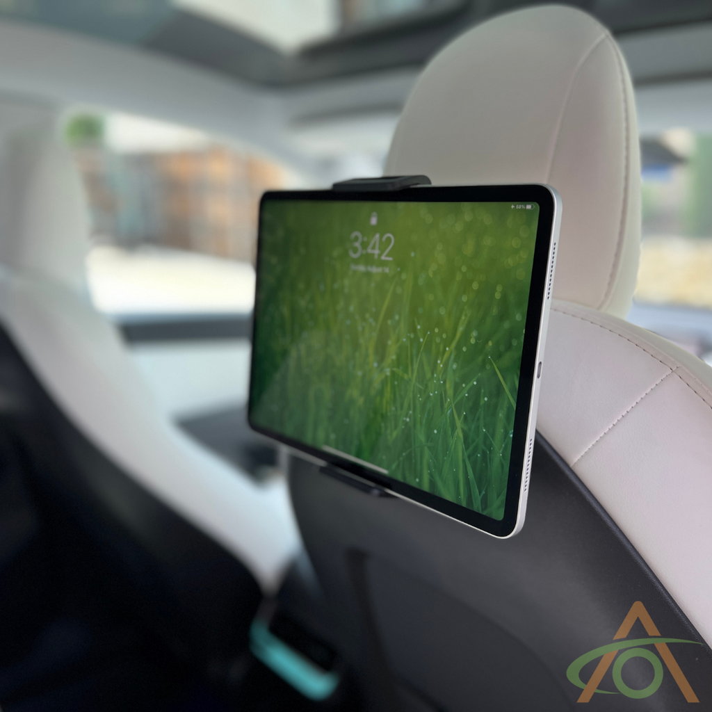 Ipad holder deals tesla model 3