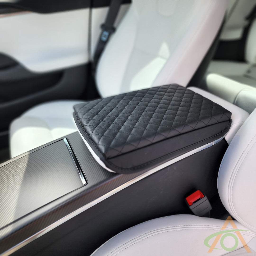 Armrest cover for the refreshed Tesla Model  S/X