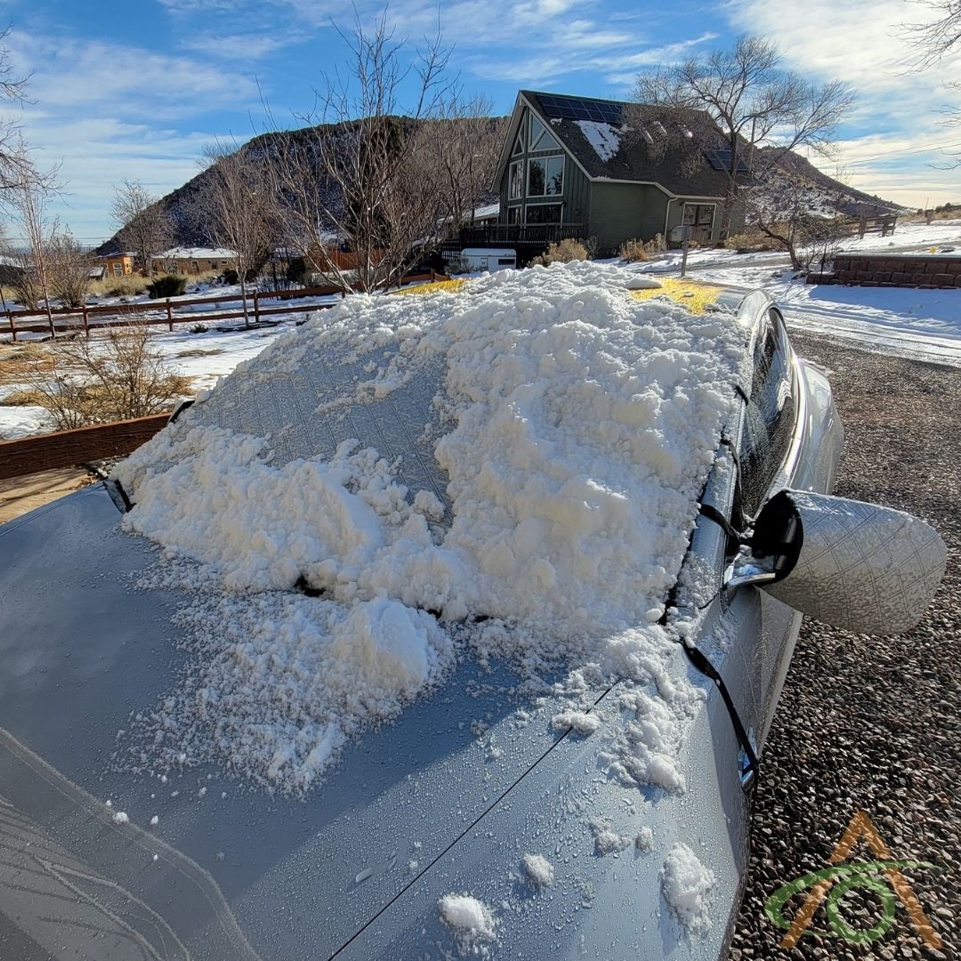 Front windshield store cover for snow